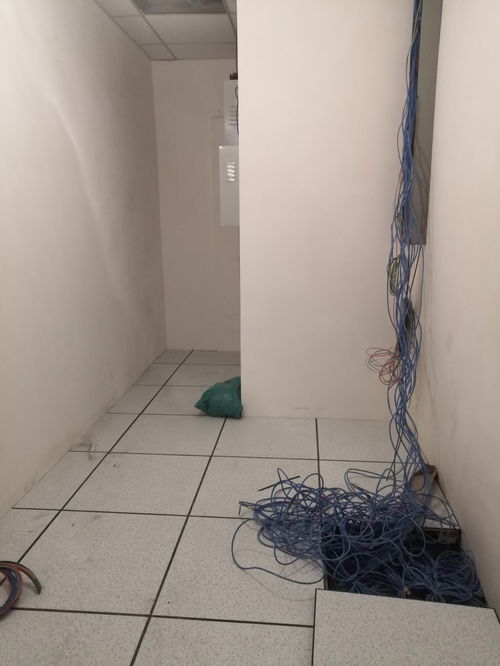 东兴区无边防静电地板施工指南 防静电PVC地板的制造与铺装工艺